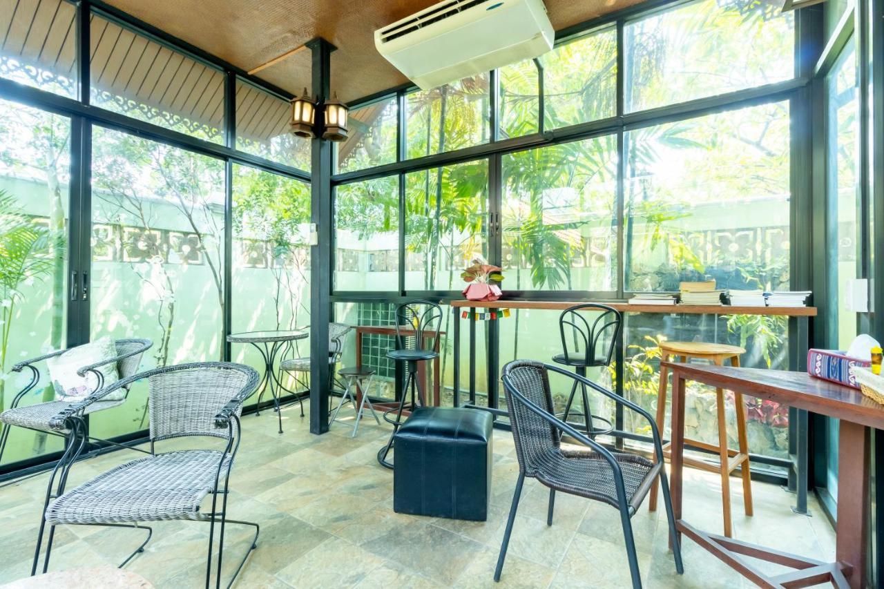 Primrose Place Bed & Breakfast Bangkok Exterior photo